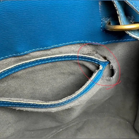 SALE! 💙Vintage 1993 LV Cluny Blue Epi Leather Bucket Bag - Picture 12 of 15